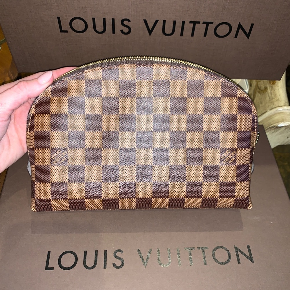 Louis Vuitton Cosmetic Pouch GM in Damier Ebene - Picture 3 of 6